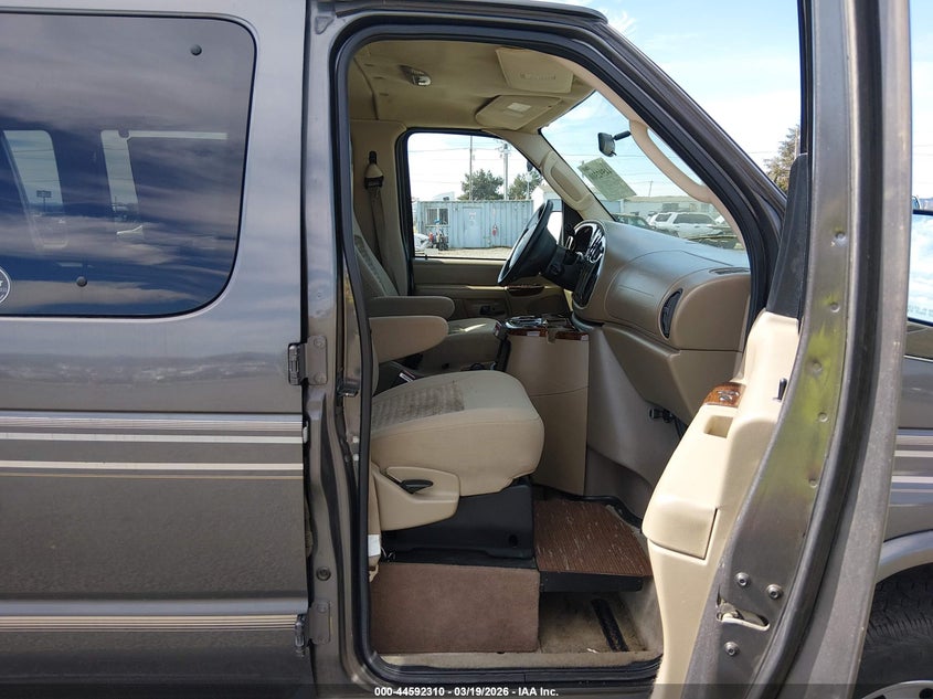 2005 Ford E-350 Super Duty Chateau/Xl/Xlt