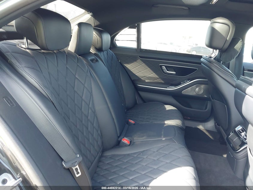 VIN W1K6G6KB3RA301561 2024 MERCEDES-BENZ S 580E 4MATIC