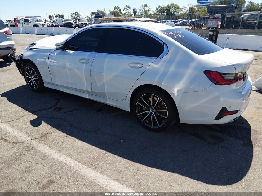 Vin: wba5p7c08mfl51731, lot: 45089220, bmw 330e 20213