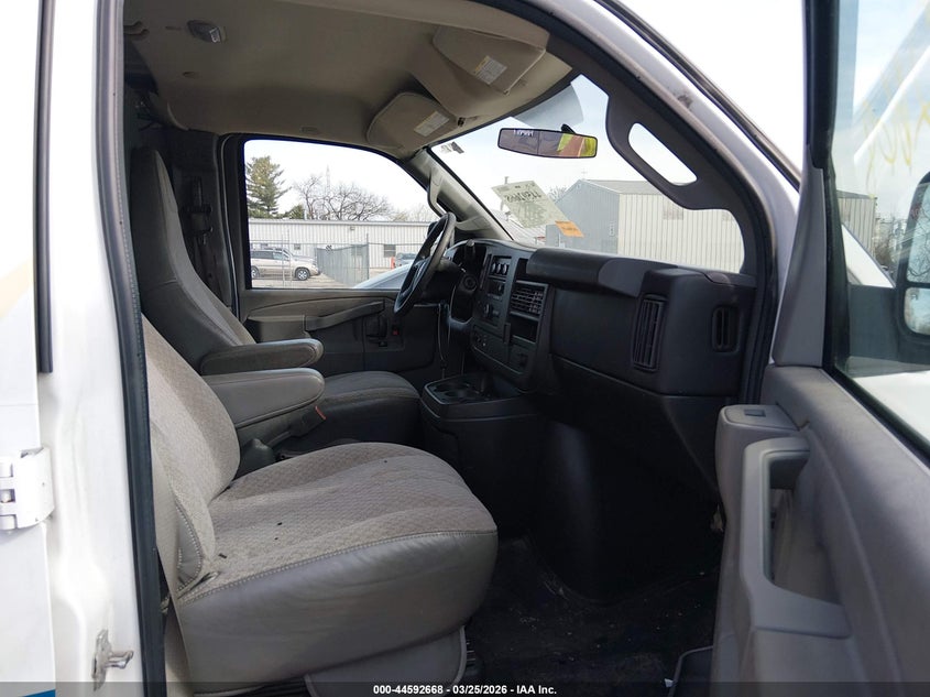 2016 GMC Savana 2500 Work Van