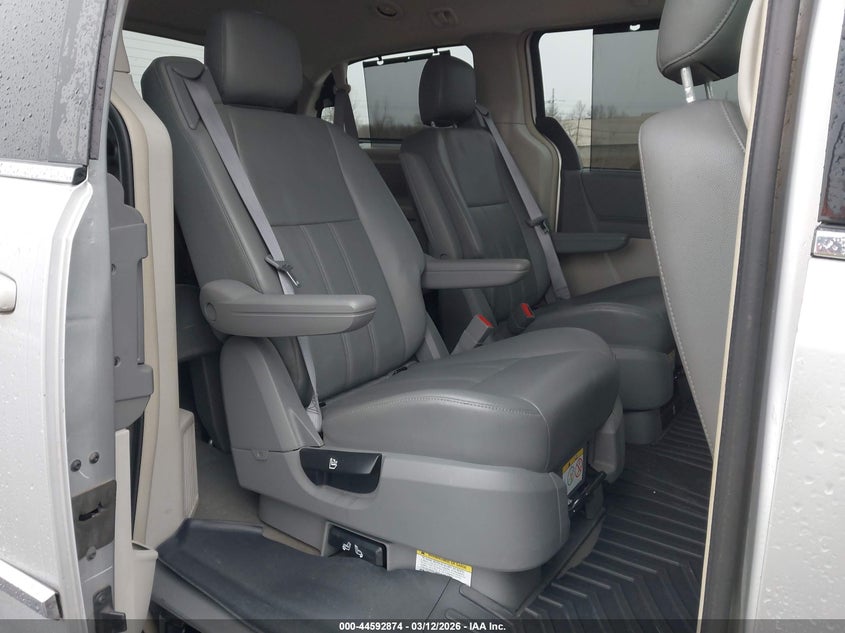 AtlanticExpress - Chrysler Town & Country