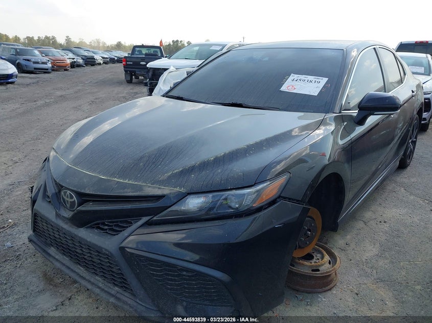 2022 TOYOTA CAMRY auction photo 2
