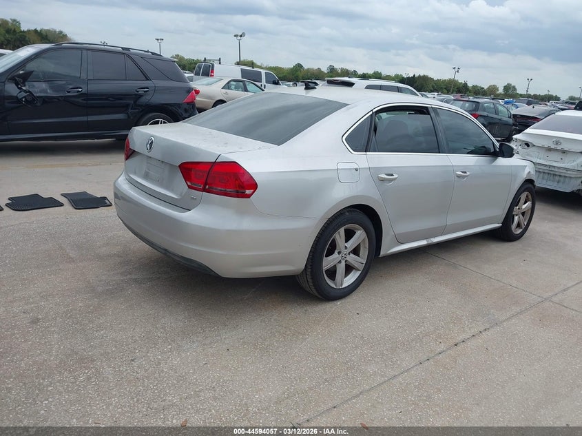 2013 Volkswagen Passat 2.5L Se