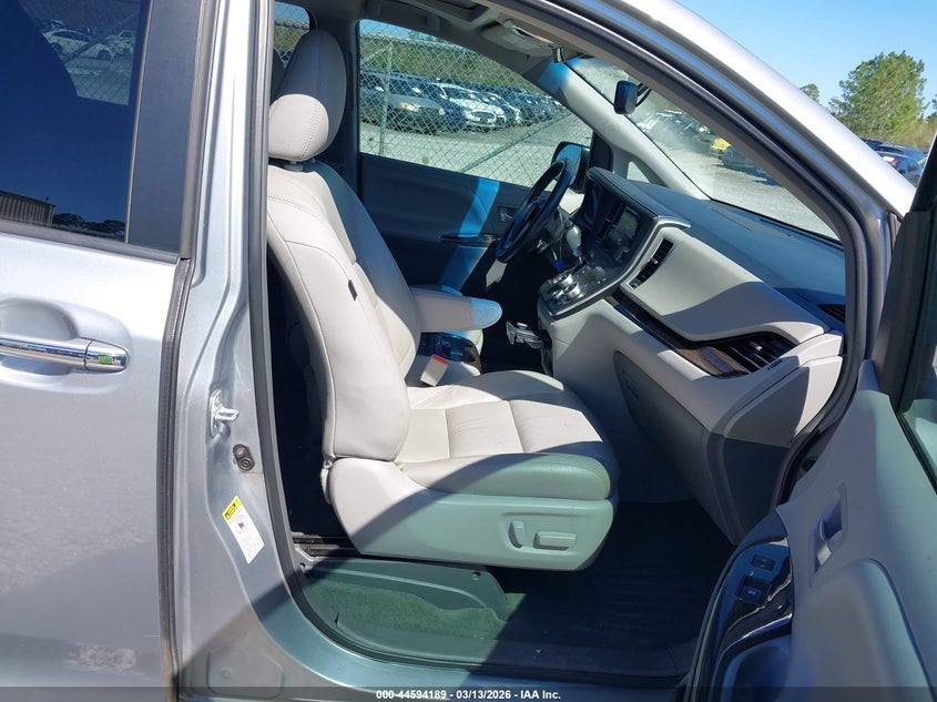 2015 Toyota Sienna Xle Premium 8 Passenger