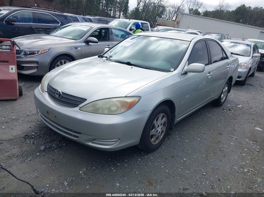 2002 Toyota Camry Le JTDBE32K220018254 photo 1