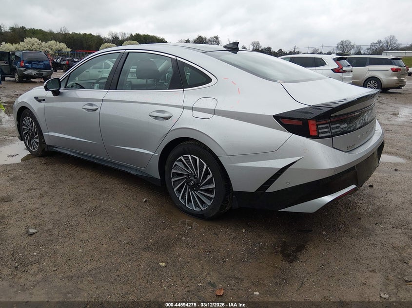 2025 HYUNDAI SONATA HYBRID auction photo 3