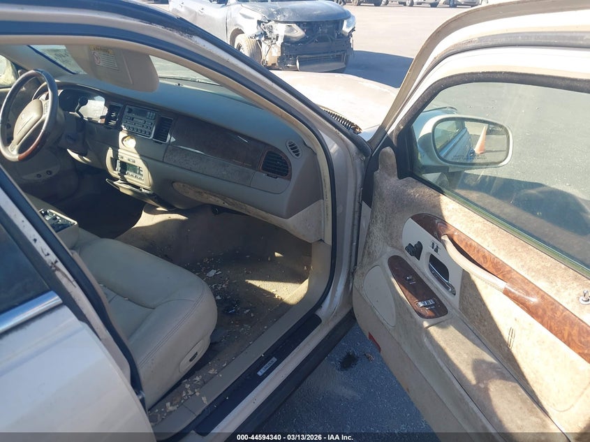 2001 Lincoln Town Car Cartier
