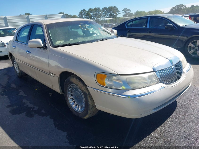 2001 Lincoln Town Car Cartier
