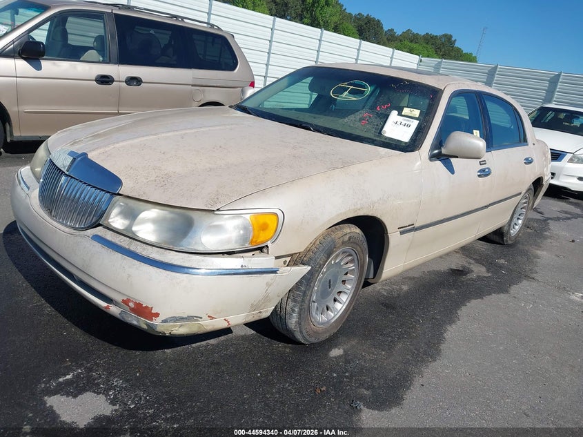 2001 Lincoln Town Car Cartier