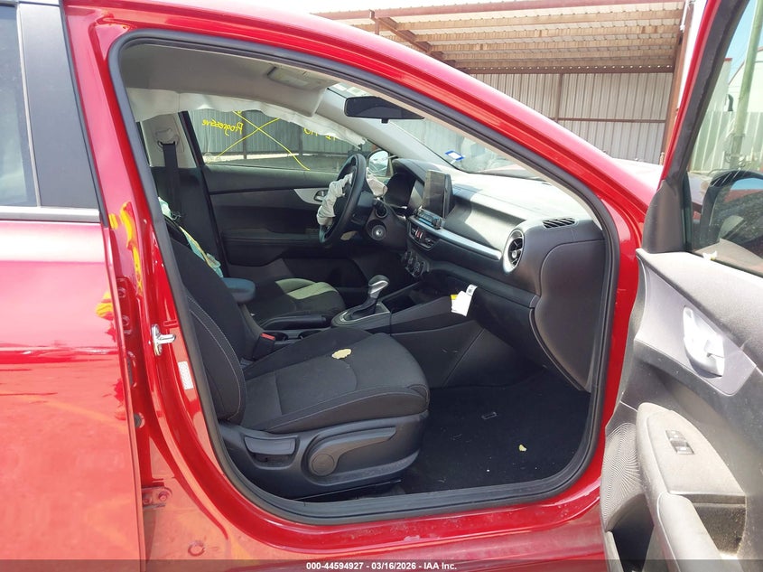 VIN 3KPF24AD6RE744252 2024 KIA FORTE LXS