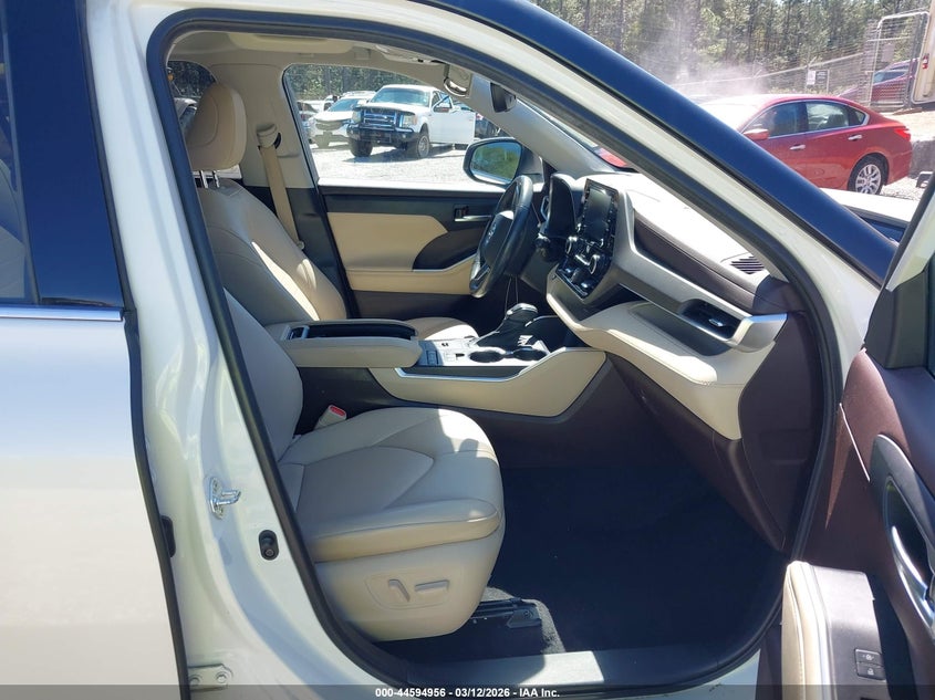 2021 Toyota Highlander Xle