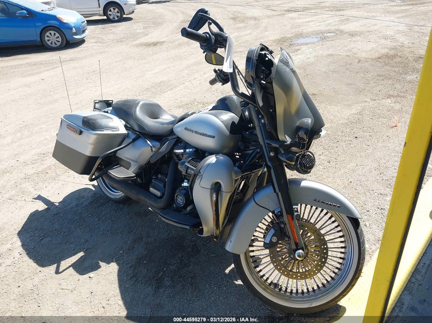 2020 Harley-Davidson Flhtk