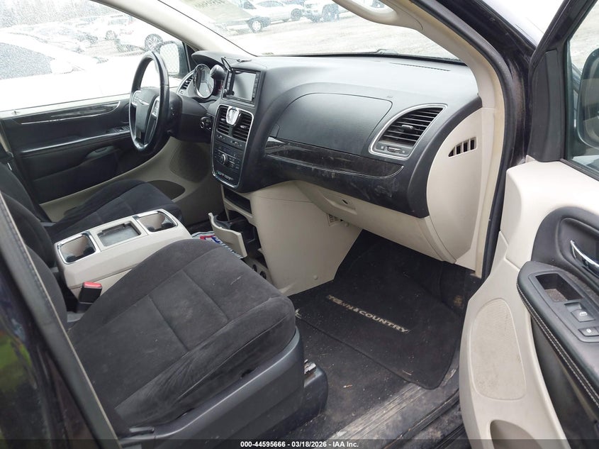 2011 Chrysler Town & Country Touring