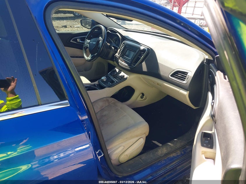 2015 Chrysler 200 Limited