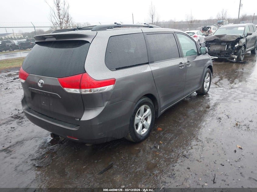 2011 Toyota Sienna Le V6
