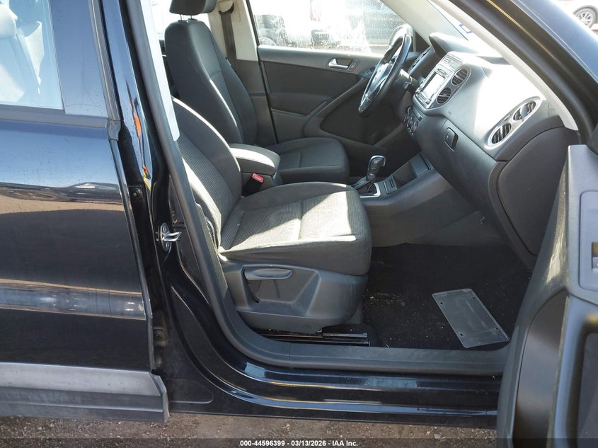 2015 Volkswagen Tiguan S