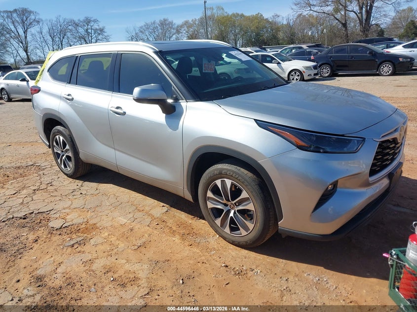 2022 Toyota Highlander Hybrid Xle