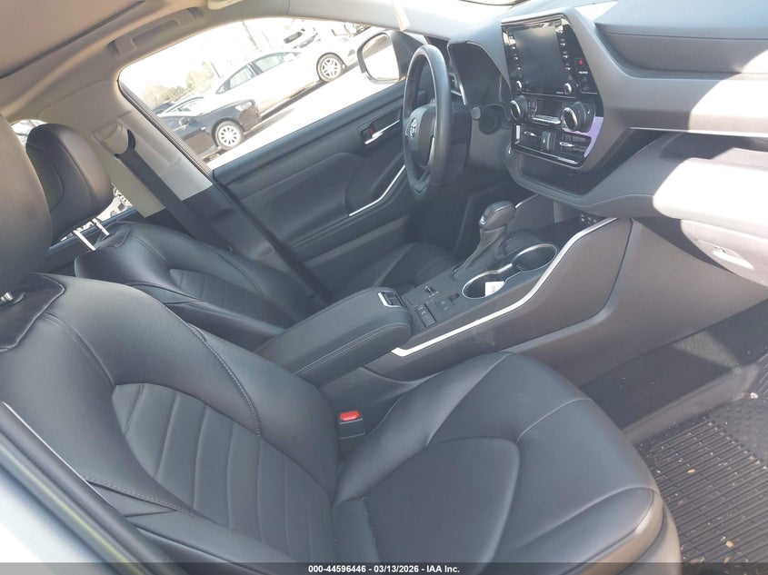 2022 Toyota Highlander Hybrid Xle