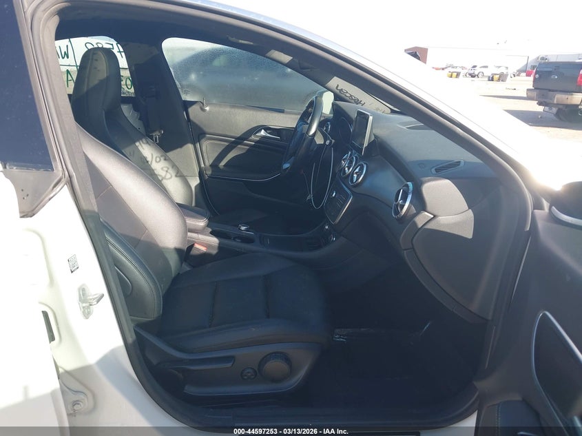 2015 Mercedes-Benz Cla 250