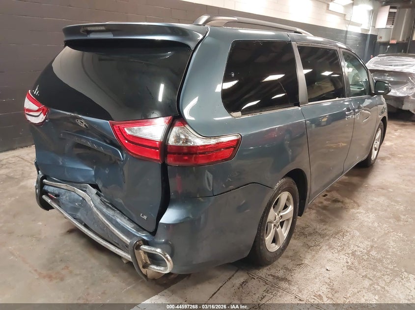 2016 Toyota Sienna Le 8 Passenger