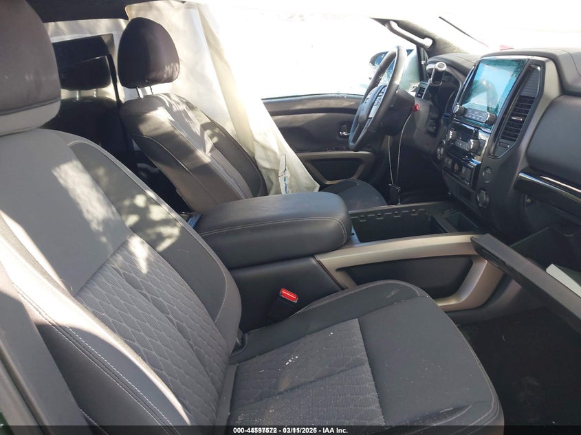 2024 Nissan Titan Sv 4X2