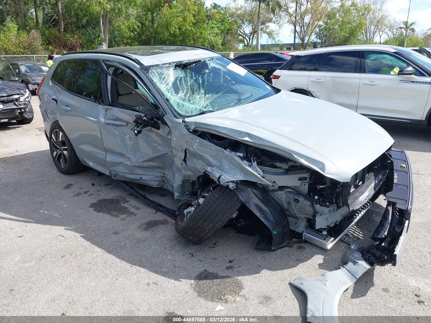 2026 VOLVO XC60 B5 CORE