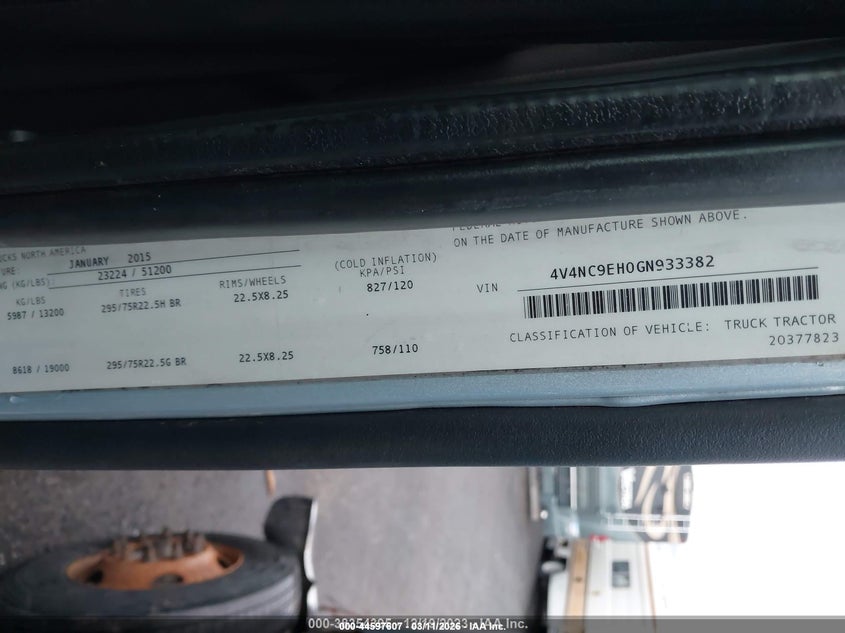 4V4NC9EH0GN933382 2016 Volvo Vn Vnl blue