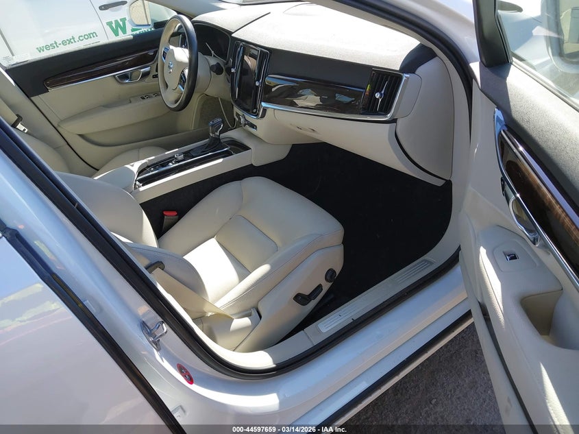 2018 Volvo S90 T5 Momentum