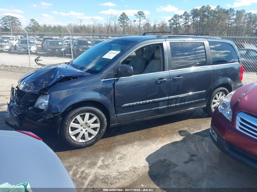 2013 Chrysler Town & Country Touring
