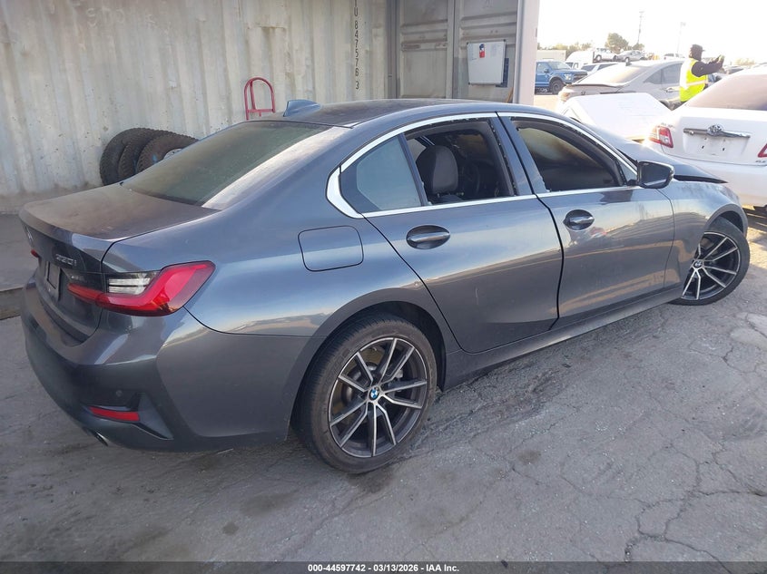 2019 BMW 330I auction photo 4