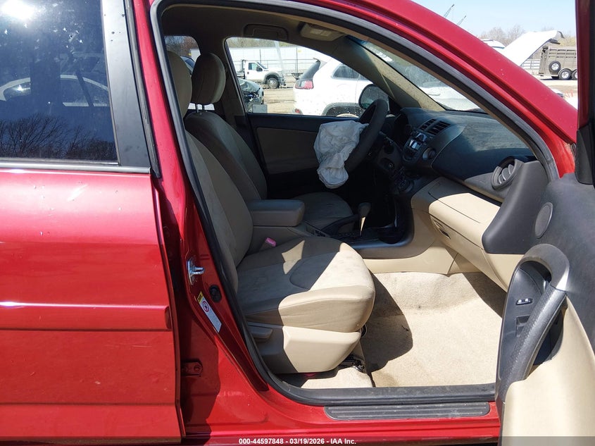 2011 TOYOTA RAV4 auction photo 5