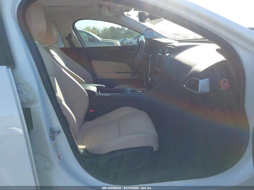 2018 Jaguar Xe 25T Premium