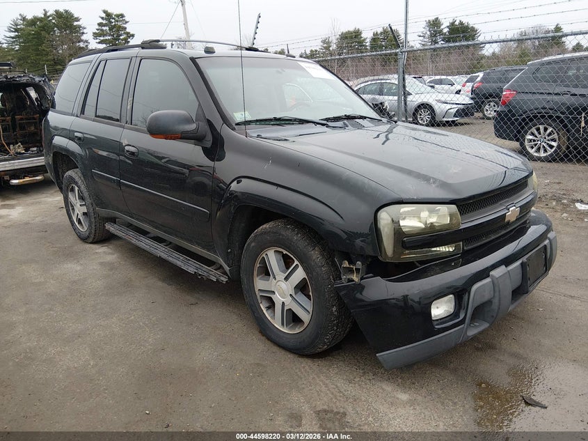 1GNDT13S252254419 CHEVROLET TRAILBLAZER Photo 1