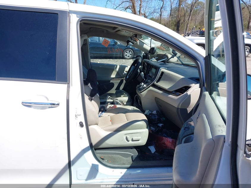 2019 Toyota Sienna Xle 8 Passenger