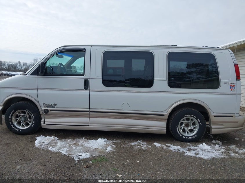 2000 Chevrolet Express Upfitter Pkg. VIN: 1GBFG15R9Y1113023 Lot: 44598597