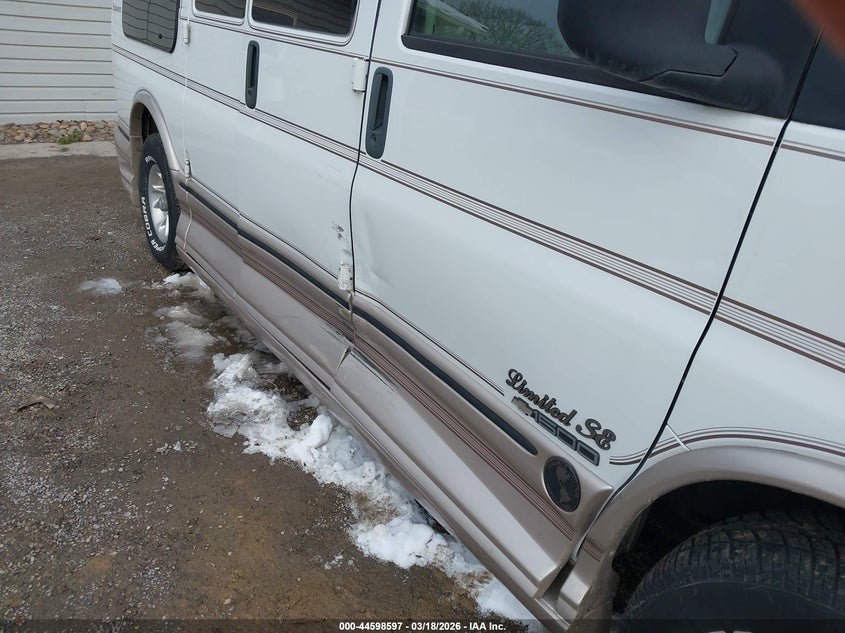 2000 Chevrolet Express Upfitter Pkg. VIN: 1GBFG15R9Y1113023 Lot: 44598597