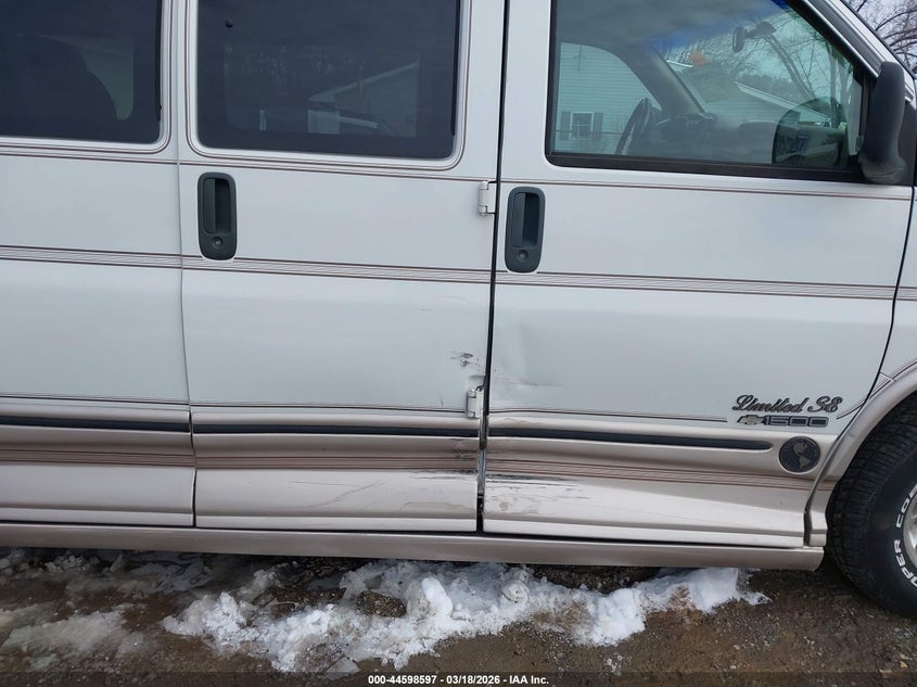 2000 Chevrolet Express Upfitter Pkg. VIN: 1GBFG15R9Y1113023 Lot: 44598597