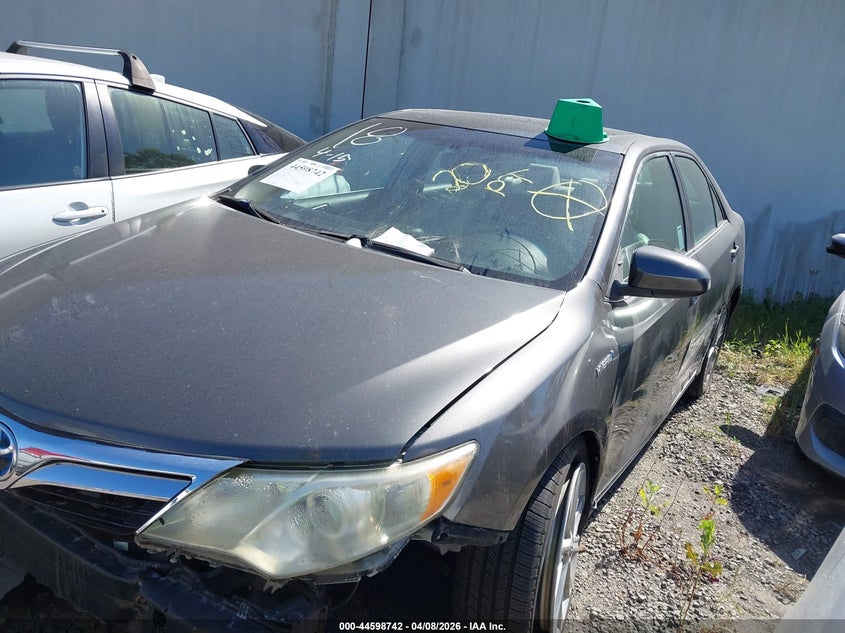 2014 Toyota Camry Hybrid Xle