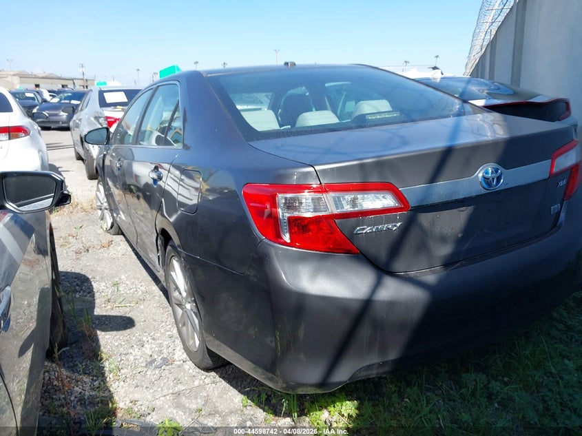 2014 Toyota Camry Hybrid Xle