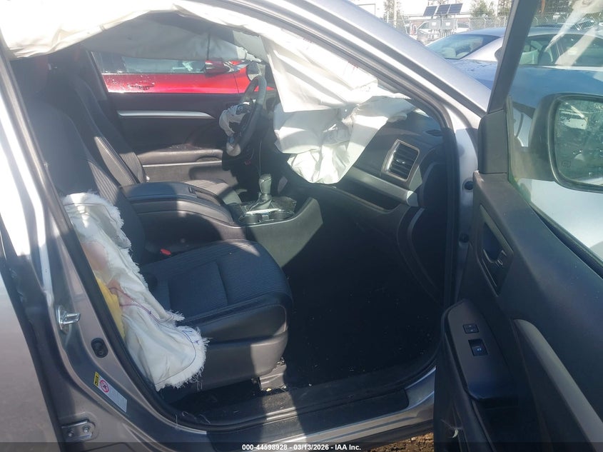 2016 Toyota Highlander Le Plus V6