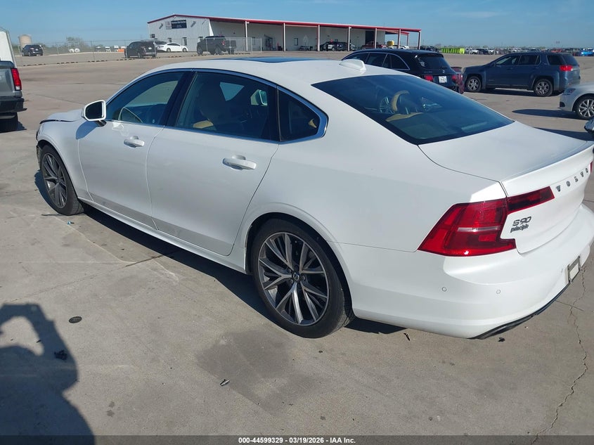 2020 Volvo S90 T6 Momentum