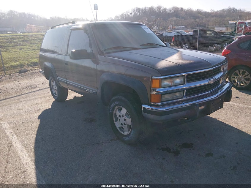 3GNEK18R9VG160736 1997 Chevrolet Tahoe auction photo 1