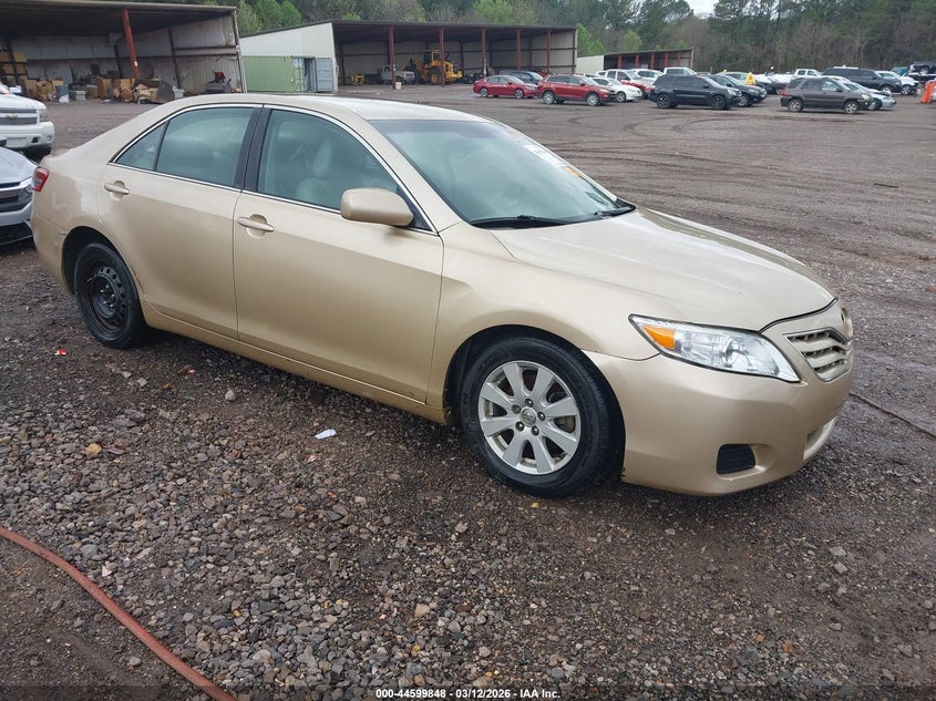 2010 TOYOTA CAMRY LE