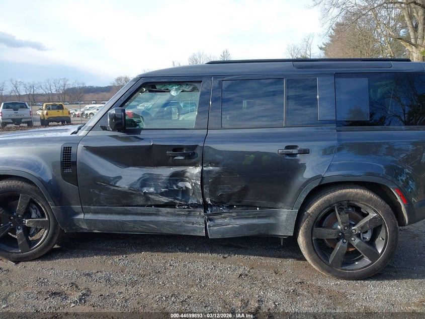 2026 Land Rover Defender P300 S VIN: SALEJ7EXXT2482706 Lot: 44599893