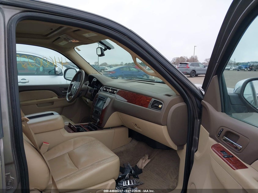 2011 Chevrolet Suburban 1500 Ltz