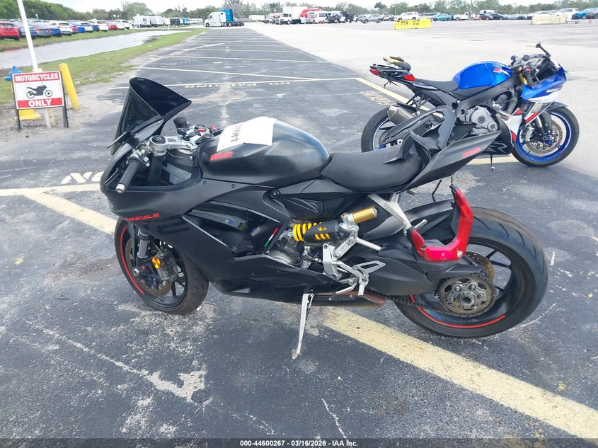 2025 Ducati Panigale V2 VIN: ZDMHAATW6SB016057 Lot: 44600267