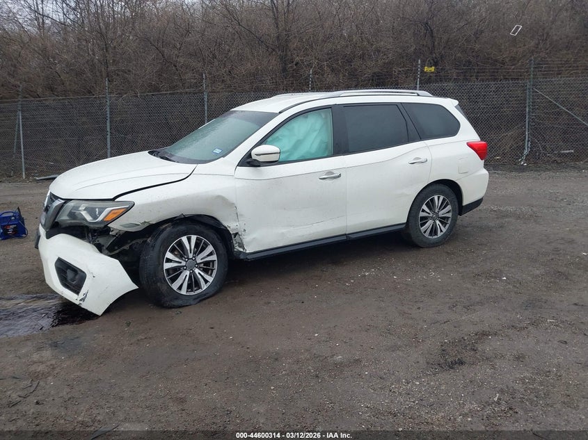 2017 Nissan Pathfinder Sv