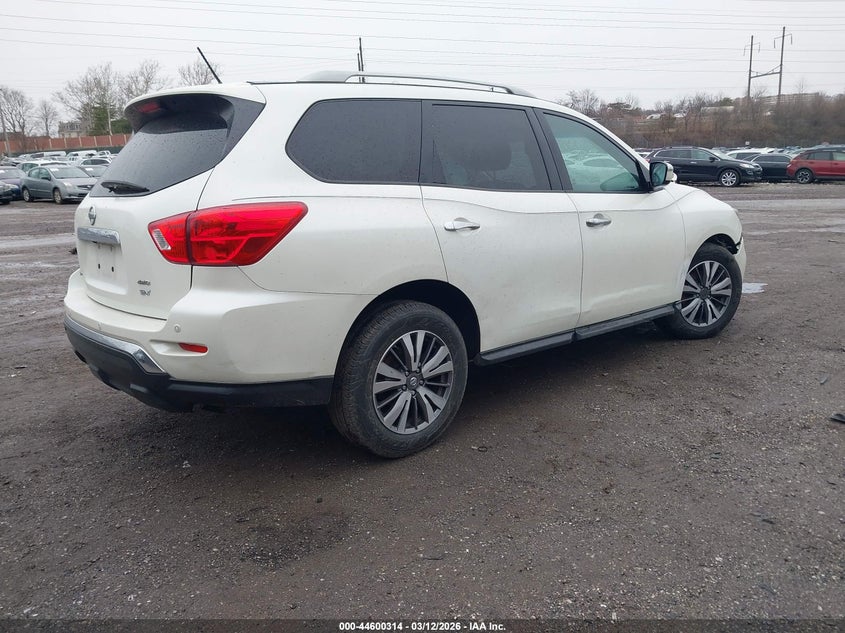 2017 Nissan Pathfinder Sv