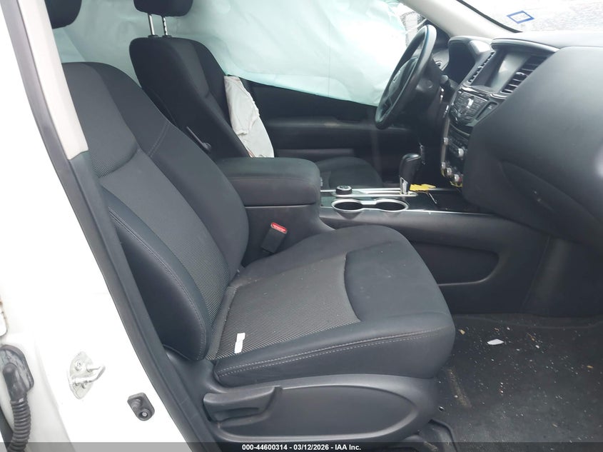 2017 Nissan Pathfinder Sv