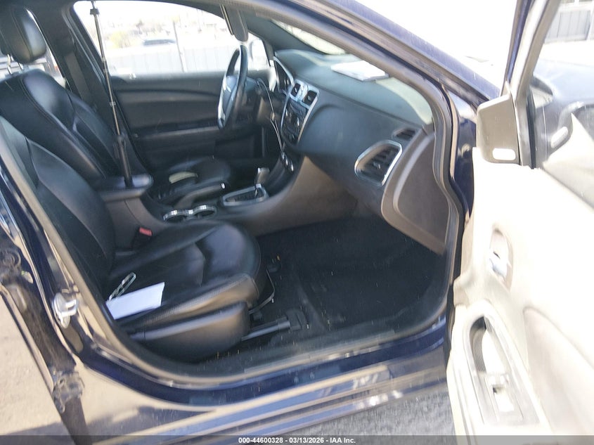 2014 Chrysler 200 Limited